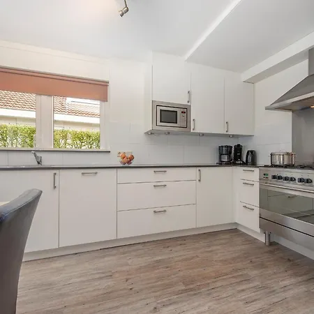 Villa Luxurious With Six Bedrooms, In Surroundings Arcen