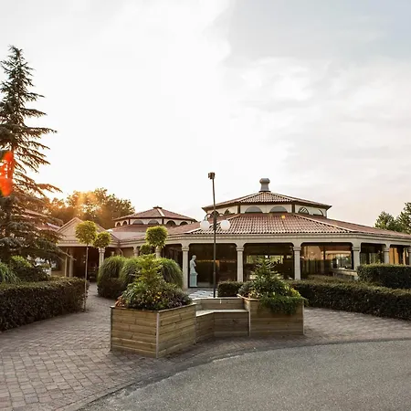 Luxurious With Six Bedrooms, In Surroundings